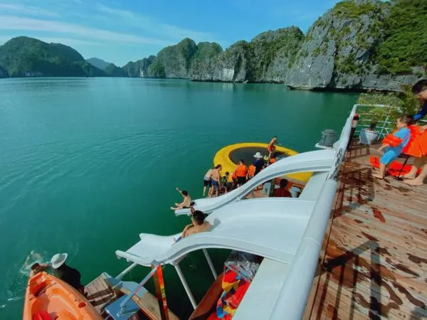 Du thuyền Catamaran Lan Hạ thăm Vịnh Lan Hạ trong ngày - ảnh chi tiết 6