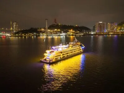 ĂN TỐI TRÊN DU THUYỀN LUNA CRUISE HẠ LONG