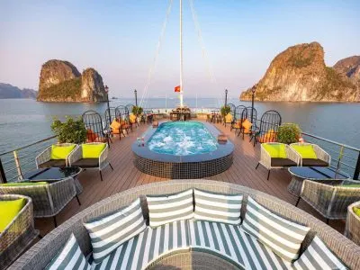 Du Thuyền Aurora Hạ Long Cruises