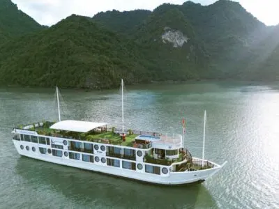 Du Thuyền Calypso Cruise Vịnh Lan Hạ