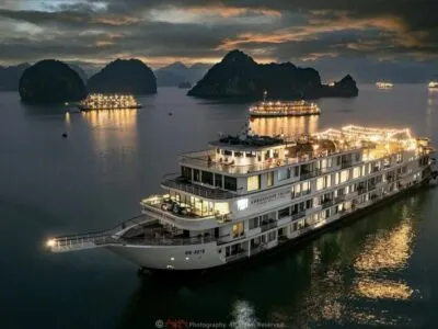 Thuê du thuyền Ambassador riêng – Hội nghị trên Vịnh