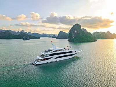 Du thuyền Leona Cruise Hạ Long tham quan Vịnh trong ngày