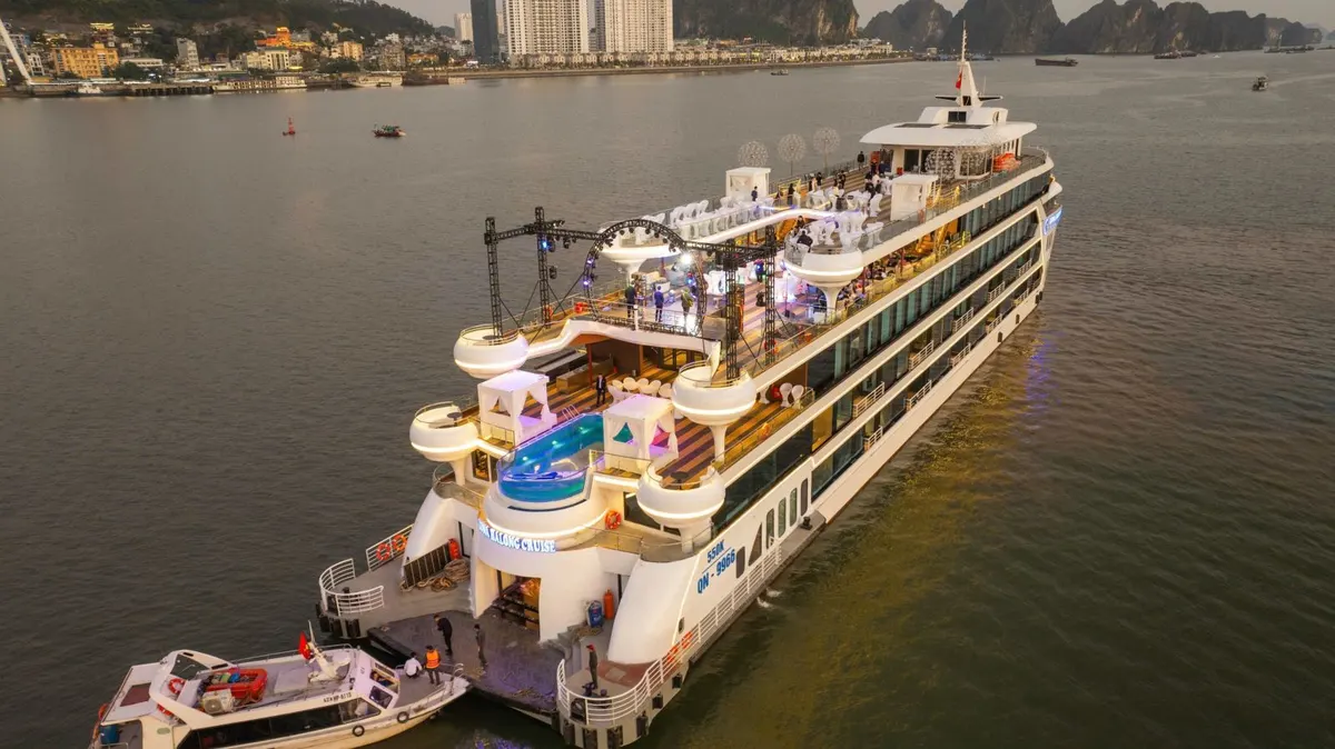 ĂN TỐI TRÊN DU THUYỀN LUNA CRUISE HẠ LONG - ảnh chi tiết 7