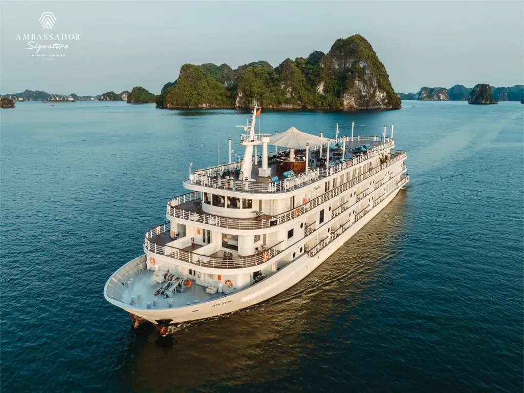 Du thuyền ngủ đêm Ambassador trên Vịnh Lan Hạ - hình 1