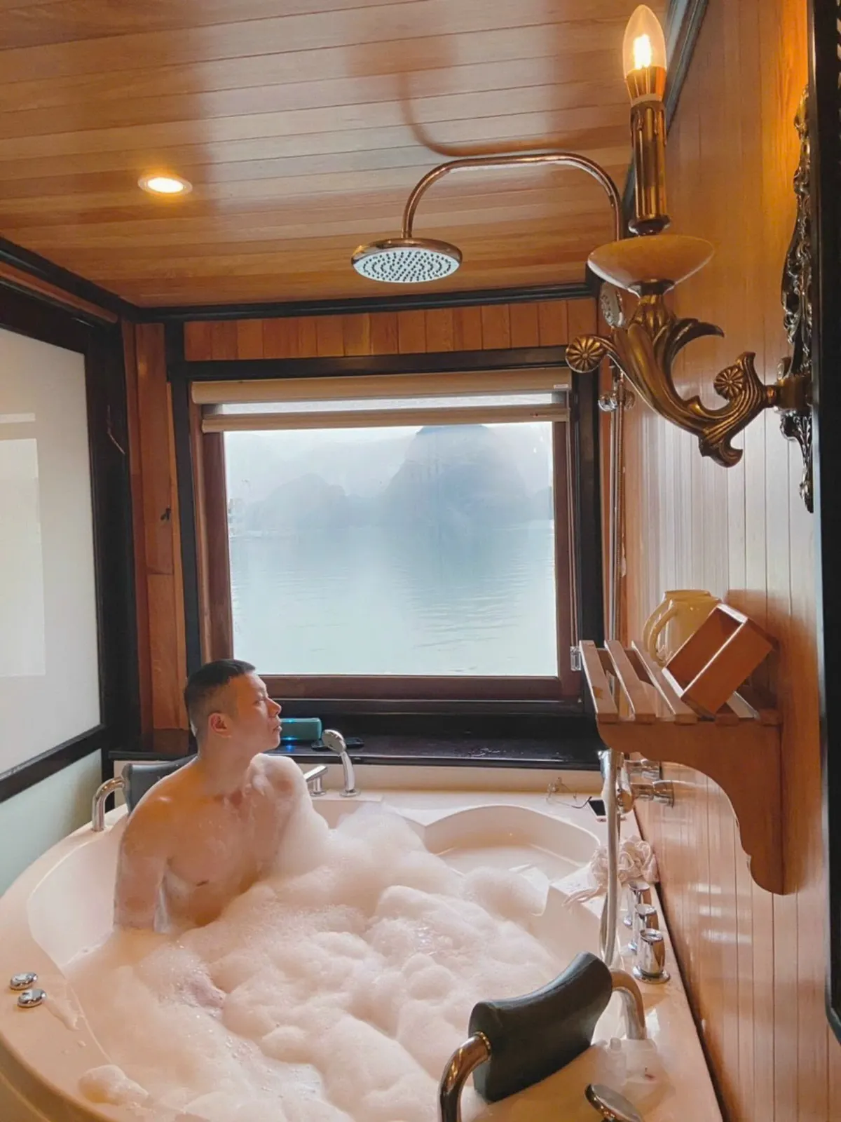 Du thuyền ngủ đêm Starlight Hạ Long - ảnh chi tiết 2