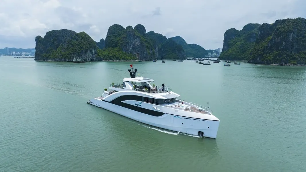 Du thuyền Saquila thăm Vịnh Hạ Long trong ngày - hình 1