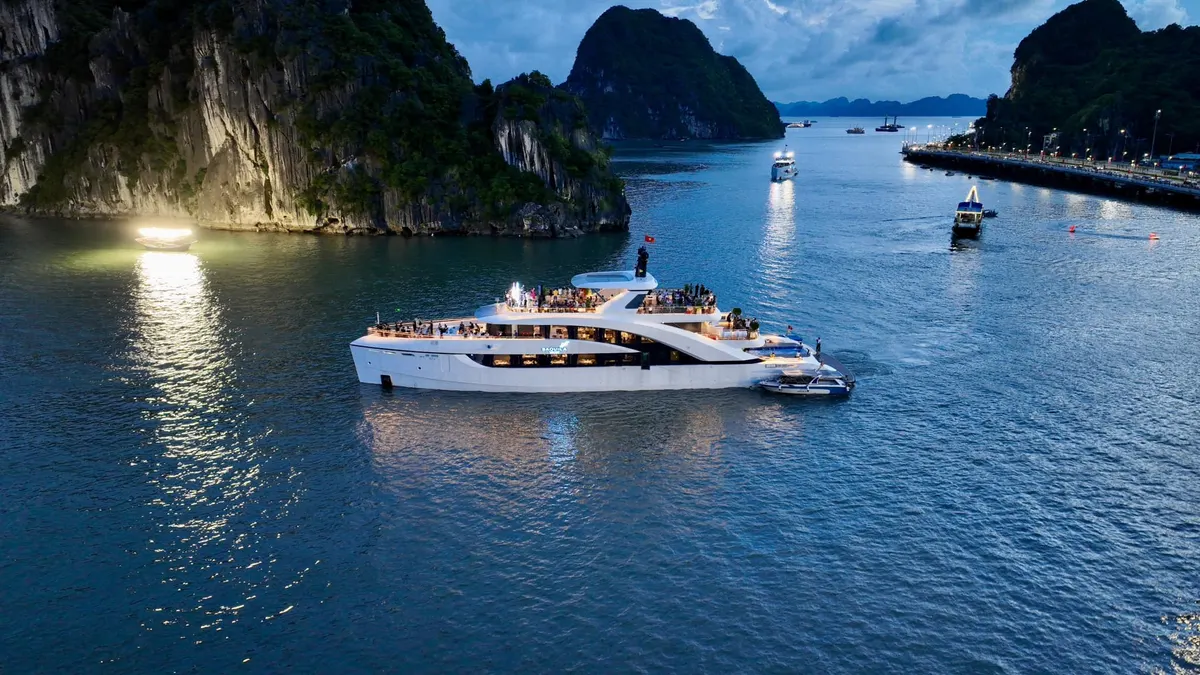 Du thuyền Saquila thăm Vịnh Hạ Long trong ngày - ảnh chi tiết 8