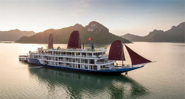 Du thuyền Verduce Lotus Luxury Lan Hạ - hình 1