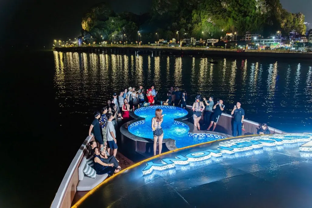 Tour ăn tối trên Du thuyền Symphony Hạ Long - ảnh chi tiết 4