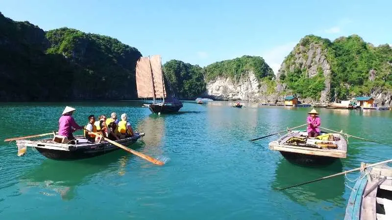 Tour tham quan Vịnh Hạ Long trong ngày - ảnh chi tiết 4